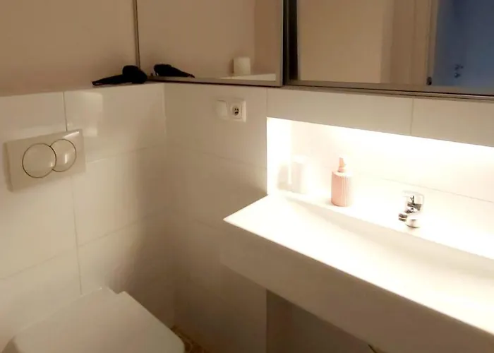 Apartment Koszykowa 1 *